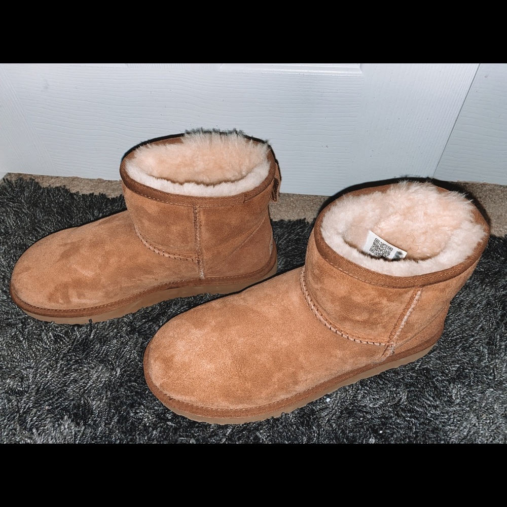 UGG ankle boots , Great condition , women’s size 9